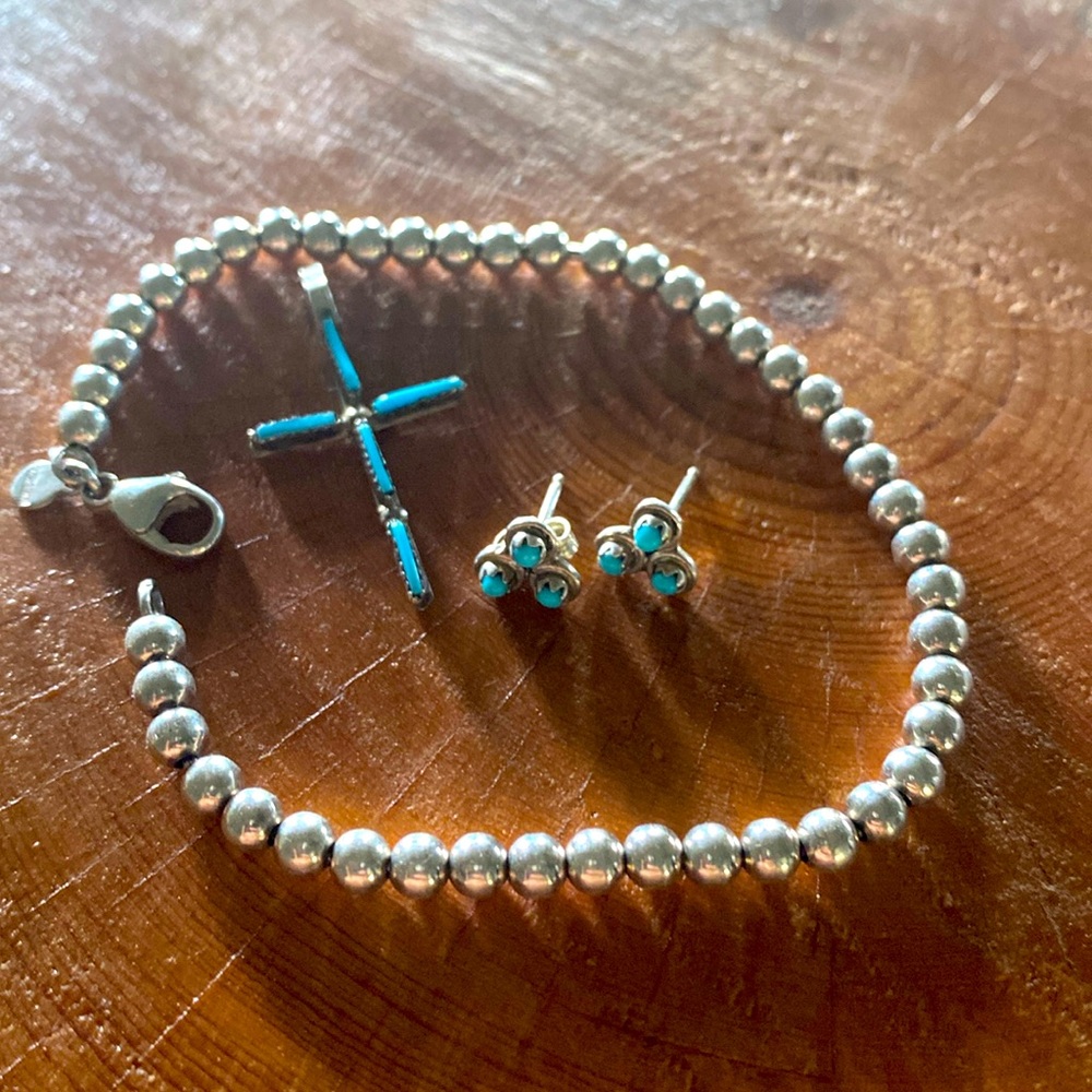 Sterling Silver turquoise pendant w/earrings & polished Navajo pearl bracelet.